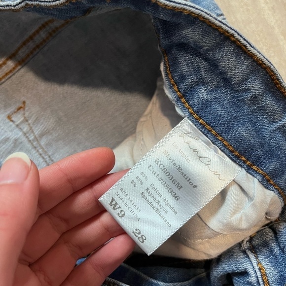 KanCan Womens Light Wash Distressed Cuffed Denim Shorts Size 28 - Picture 6 of 7